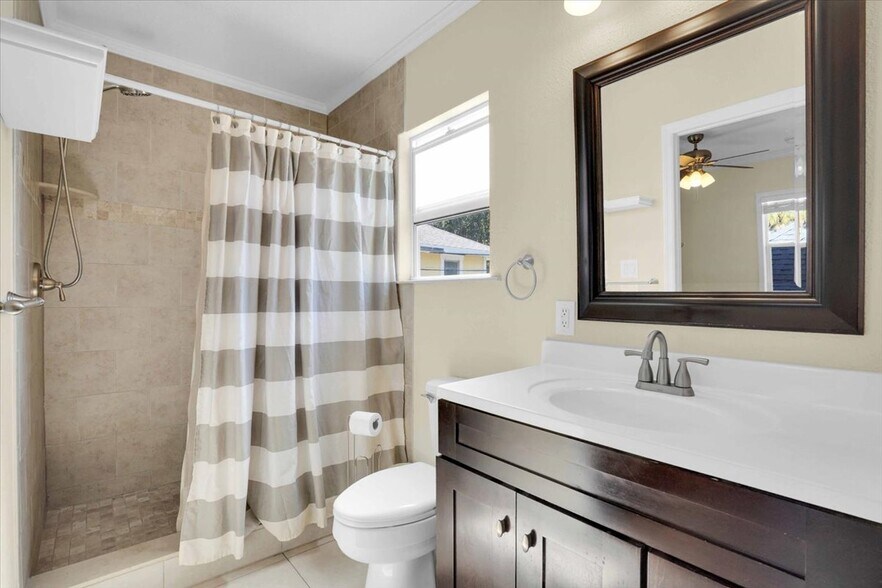 Building Photo - 537 6th St N