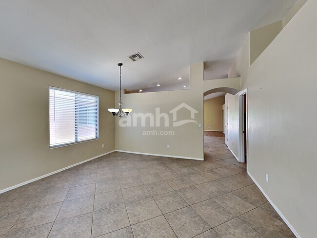 Building Photo - 4661 S Paseo Rio Bravo