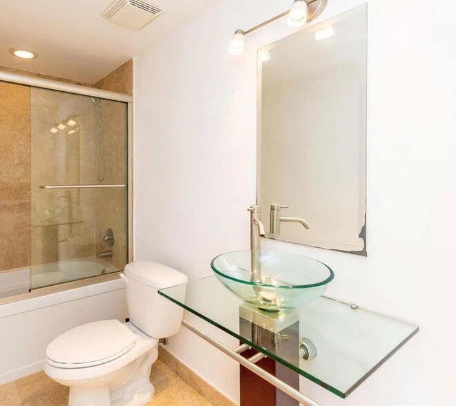 Building Photo - 350 S Miami Ave