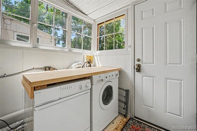 Building Photo - 3427 Meade St