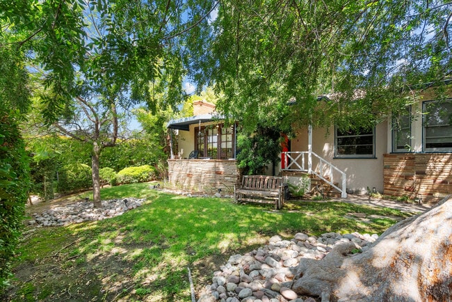 Building Photo - 467 Irving Dr