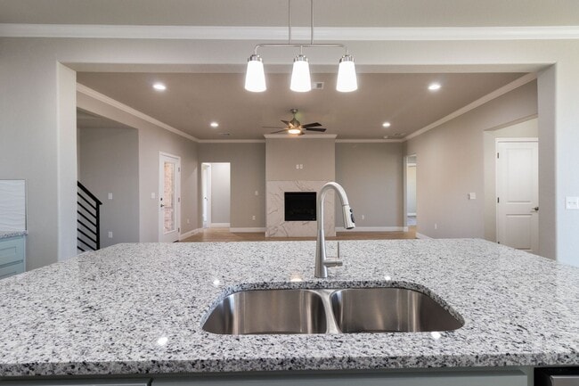 Building Photo - 2700 Tampa Bay Ave