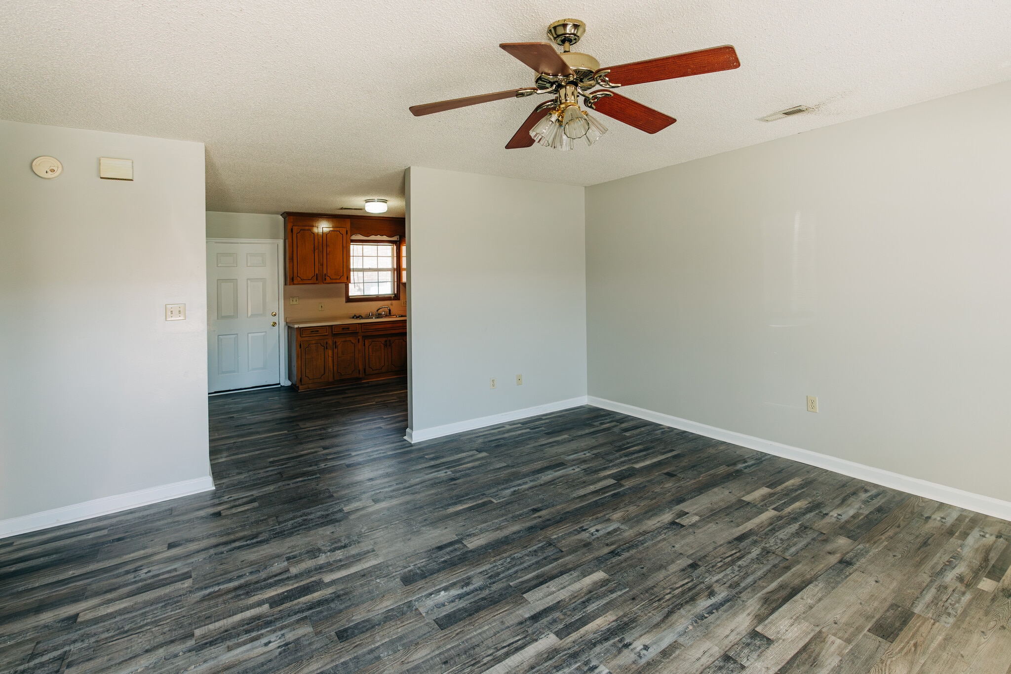 Building Photo - 1210 Douglas MacArthur St