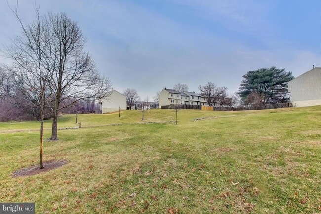 Building Photo - 18 Indian Hills Ct