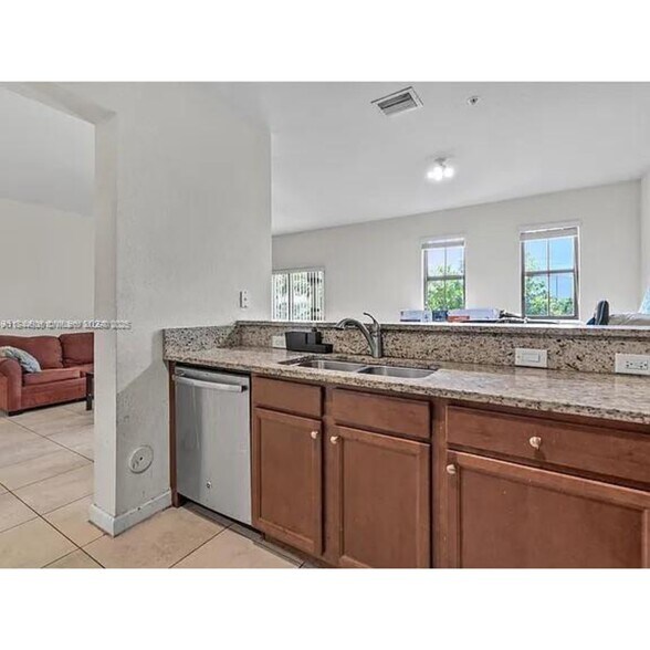 Building Photo - 10620 NW 88th St