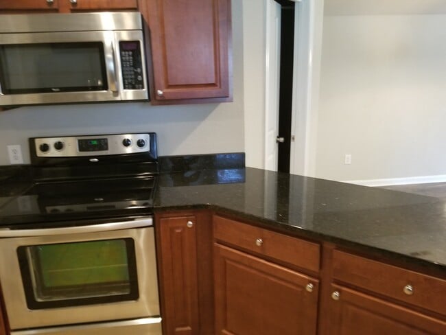 Building Photo - Beautiful Executive Home