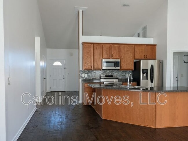 Building Photo - 124 Bascom Ct