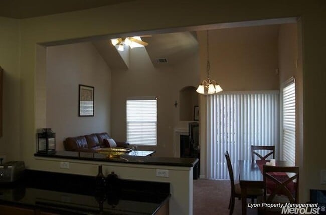 Building Photo - Cozy Condo nestled in Syrah at Natomas!