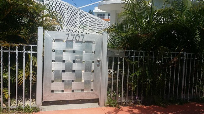 Building Photo - 7707 Hawthorne Ave