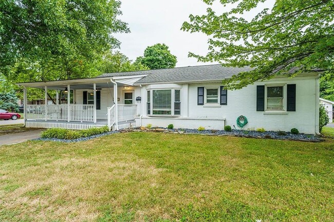 Building Photo - Charming 3 bedroom 2 bath home in Southland neighborhood!