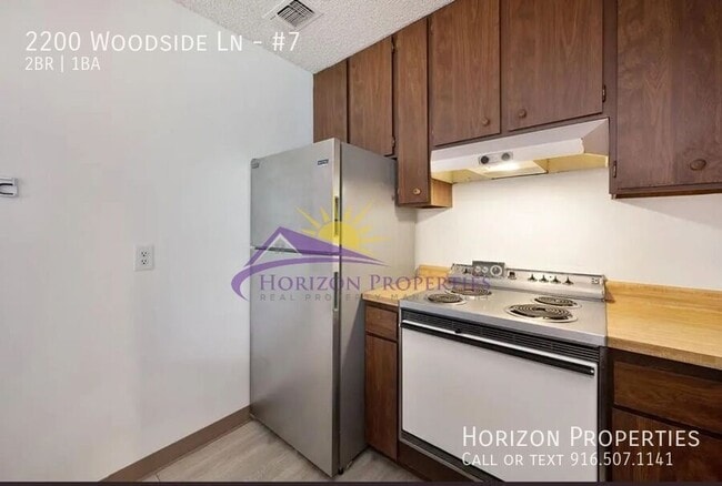 Building Photo - 2200 Woodside Ln