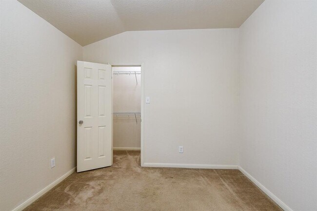 Building Photo - 2318 Appian Way