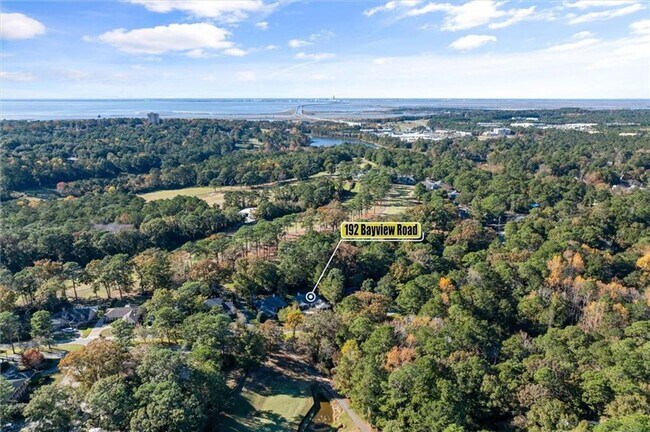Building Photo - Beautifully Remodeled Home on Lake Forest ...