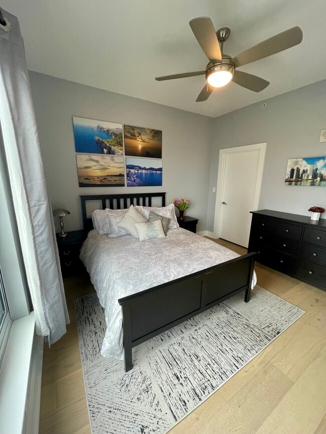 Guest/2nd Bedroom - 603 Davis St