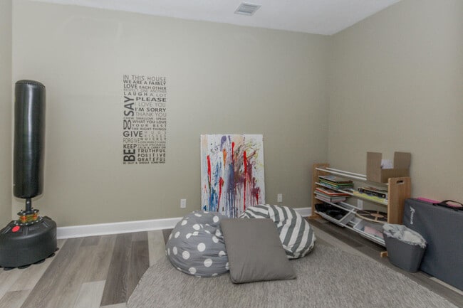 Building Photo - 4655 Cadiz Cir