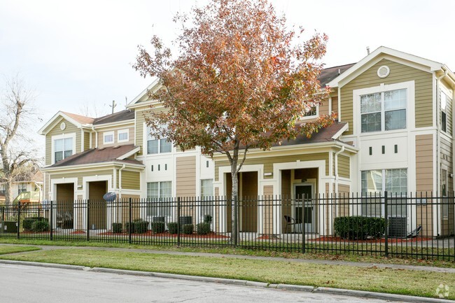 Building Photo - Fulton Village