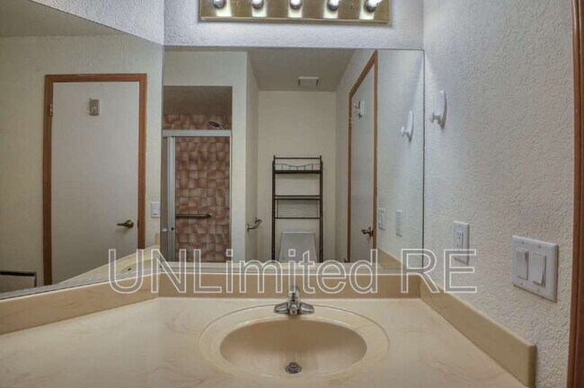 Building Photo - 2512 Cisco Dr S