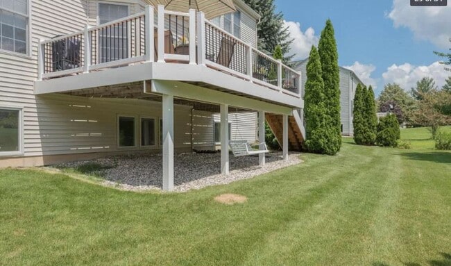 Building Photo - Beautiful large 4 bedroom Home