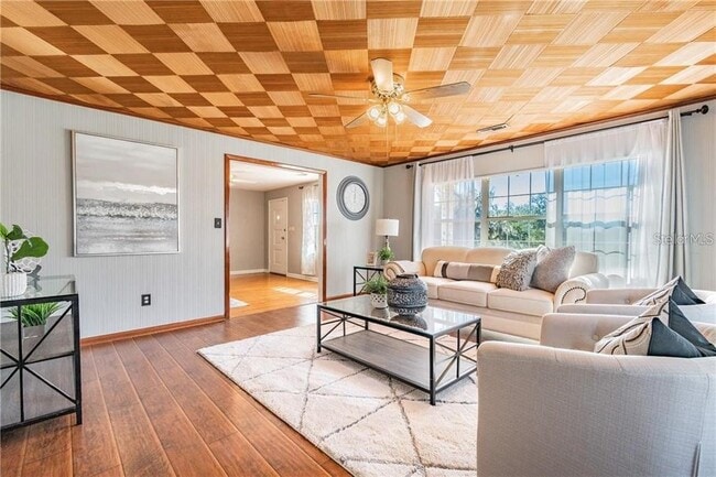 Building Photo - 5418 Riverhills Dr