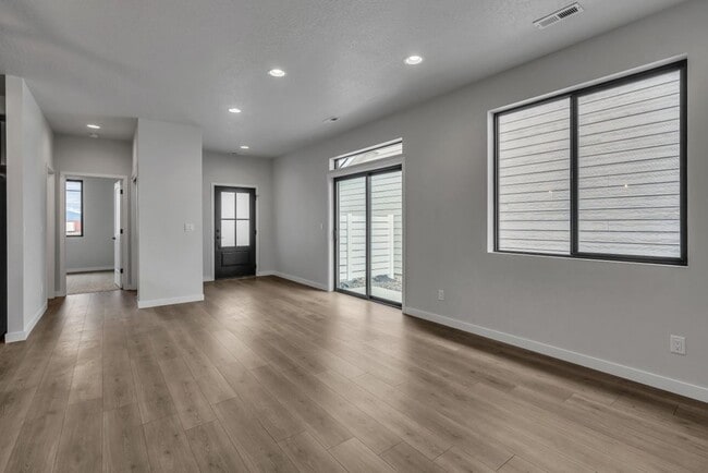 Building Photo - Effortless Elegance: Discover Your Ideal 2 Bedroom, 2 Bath Sanctuary