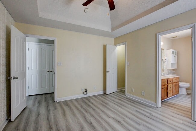 Building Photo - 3660 S Naples Ct