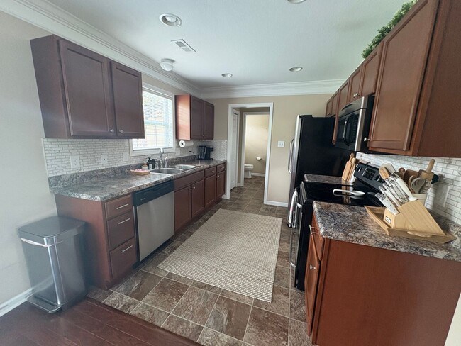 Building Photo - Charming 3BR/2.5BA in Hardin Valley!