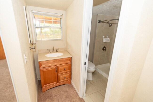 Building Photo - 307 N 3rd St