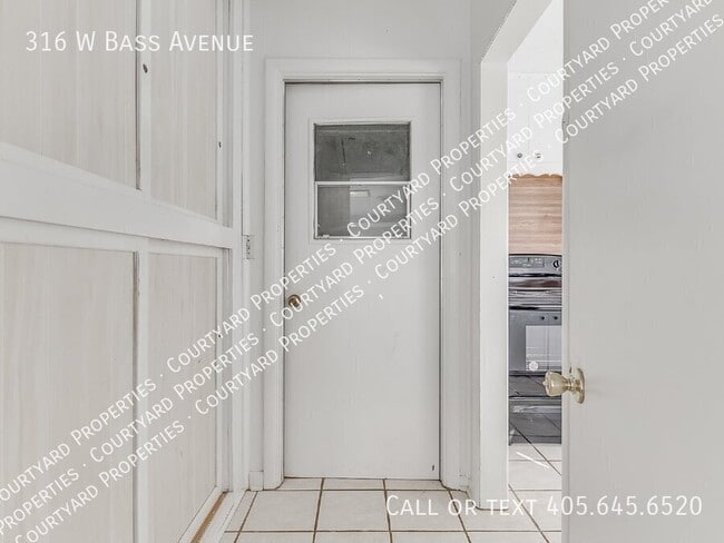 Building Photo - 316 W Bass Ave