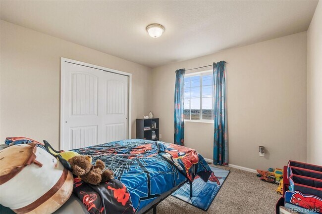 Building Photo - 7643 Sand Lake Heights