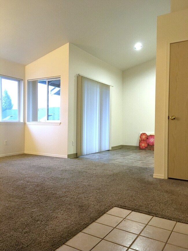 Cedar Grove Apartments 2667 NE 205th Ave Fairview OR 97024 Apartment Finder