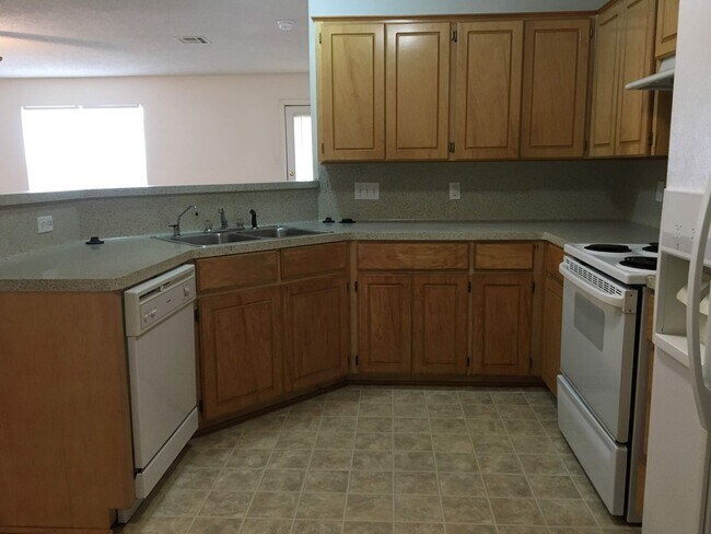Building Photo - 5817 Medina Dr