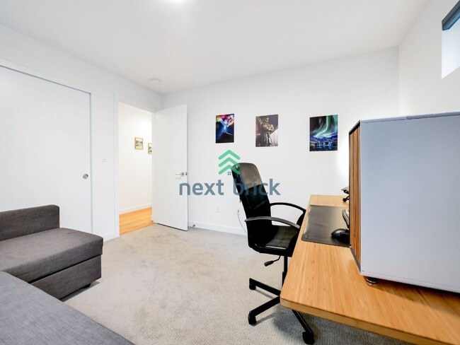Building Photo - New Spacious 3 Bed 2.5 Bath Town home for Rent!