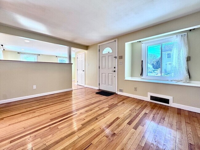 Building Photo - 10 Marrigan St