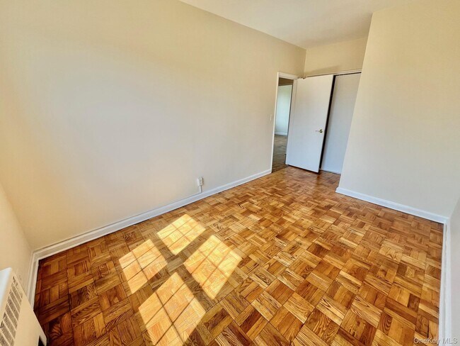 Building Photo - 210 Pelham Rd