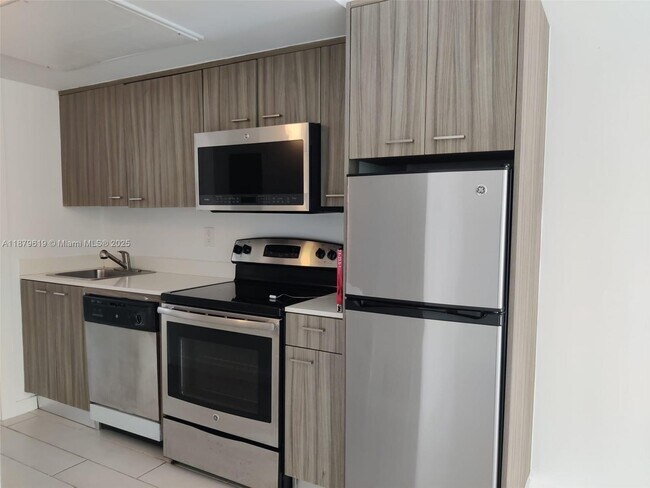 Building Photo - 740 Meridian Ave