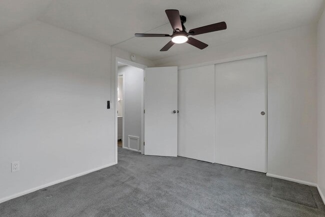 Building Photo - 1488 Red Leaf Ln
