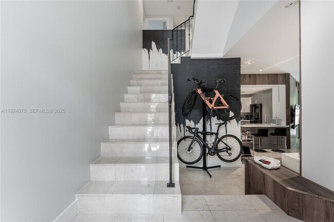 Building Photo - 18460 NE 30th Ave