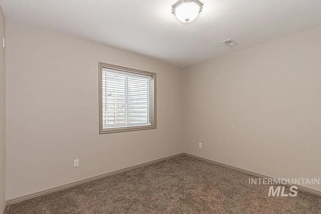 Building Photo - 2221 Frontier Dr