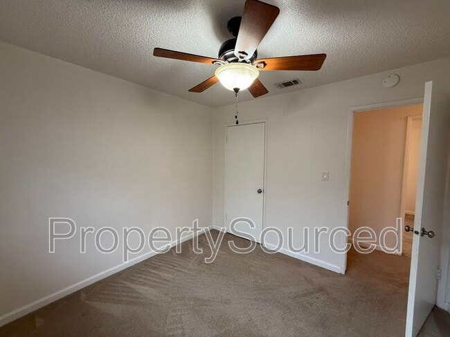 Building Photo - 6138 Greenfield Ln