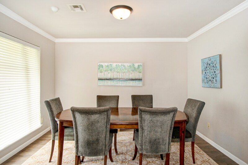 Building Photo - 614 Bendwood Dr