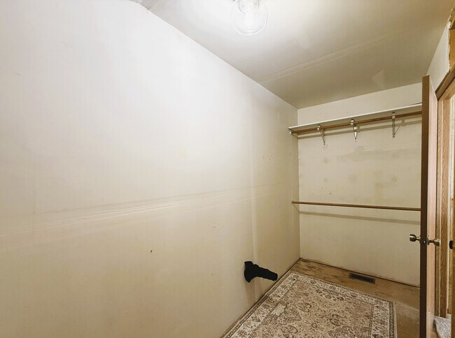 Building Photo - 7522 Madrid ct