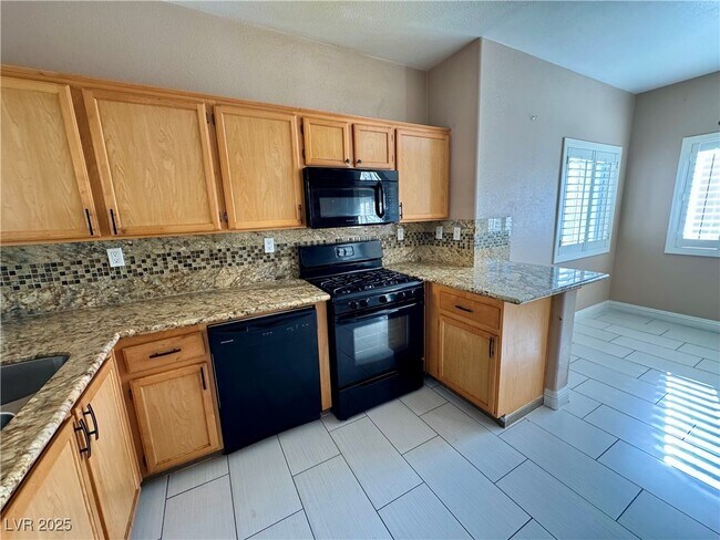 Building Photo - 1050 E Cactus Ave