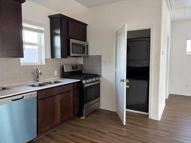 Building Photo - 1509 Weatherford Ln