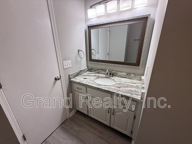 Building Photo - 3965 Deerwood Cir