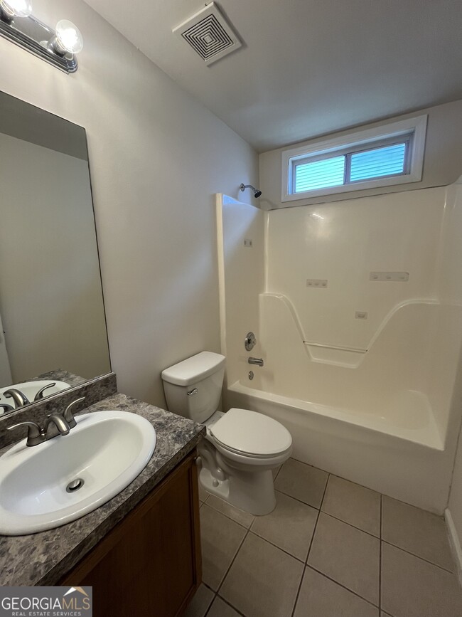 Building Photo - 3694 Sapphire Ct