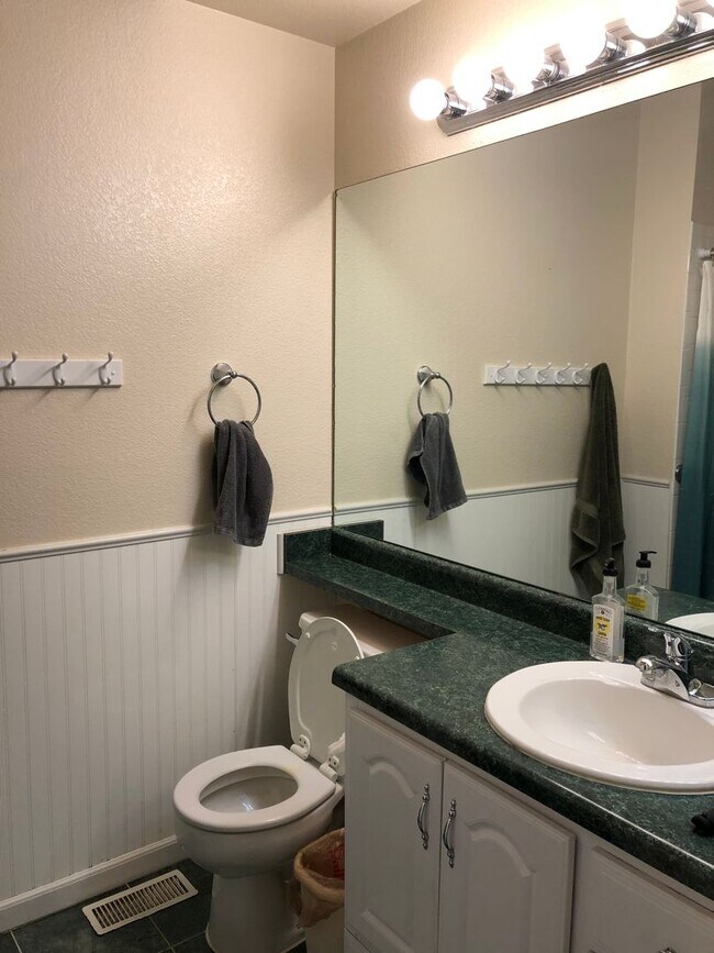 Building Photo - Immaculate Four bed three bath tri-level home in Brandywine with finished basement!