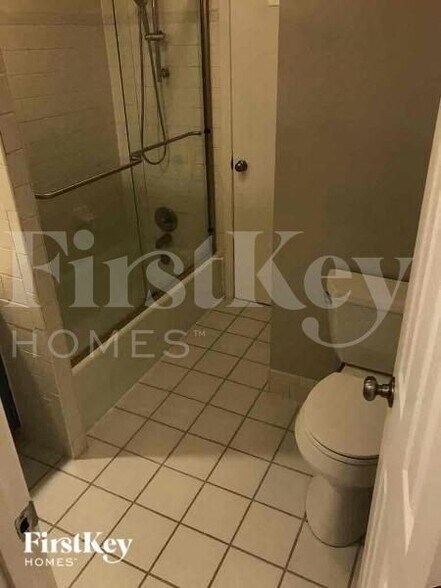 Building Photo - 9951 Parkhill St