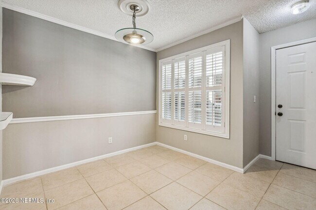 Building Photo - 800 Ironwood Dr