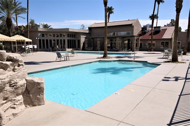 Building Photo - BELLA VITA CONDO - GUARD GATED - LOWER UNIT