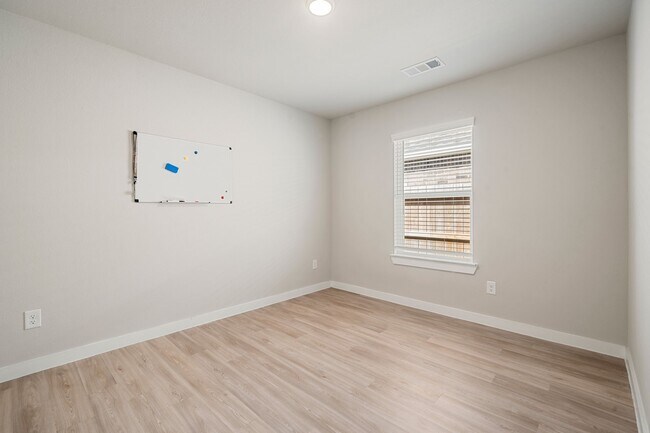 Building Photo - 21670 Wave Holw Dr